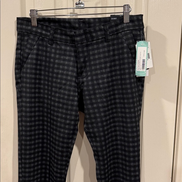 NWT Kut from the Kloth “Elyse” Skinny Straight StretchPant. Sz 6 - Picture 4 of 12